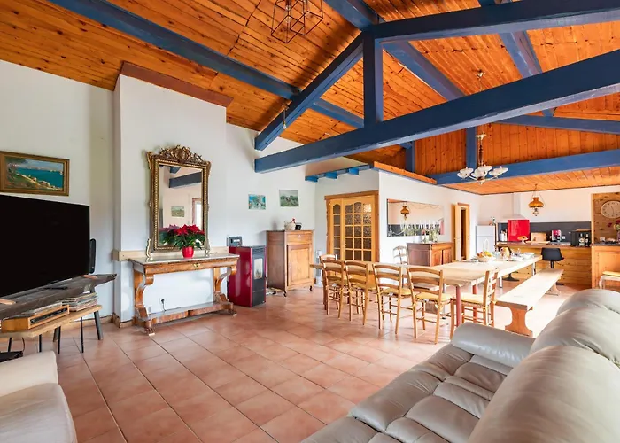 Le Coteau Ensoleille - Climatisee Avec Piscine Holiday home *